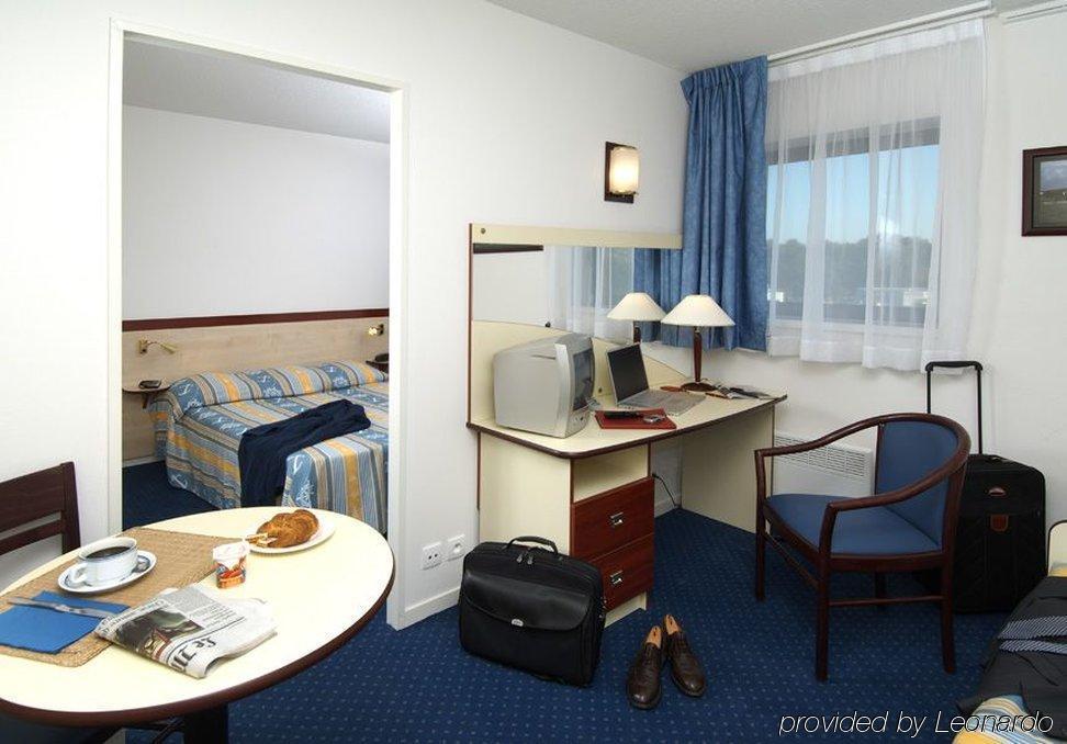 波尔多梅里尼亚克机场森蒂图德公寓酒店 Mérignac 客房 照片